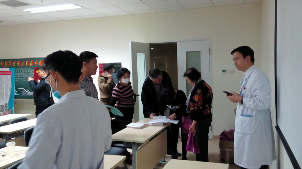 “爱心传递 关爱白血病”公益活动在海军总医院举办